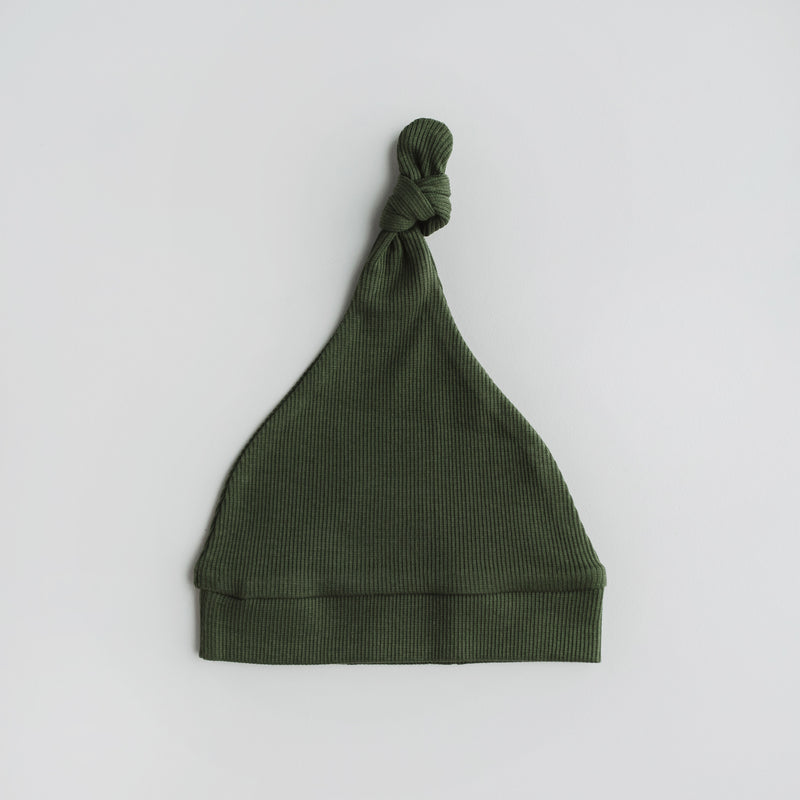 OLIVE KNOTTED BEANIE