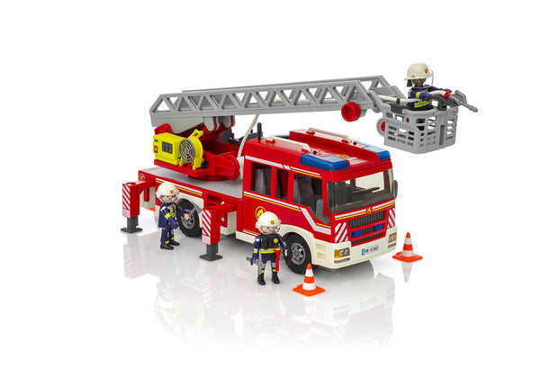 FIRE ENGINE WITH LADDER