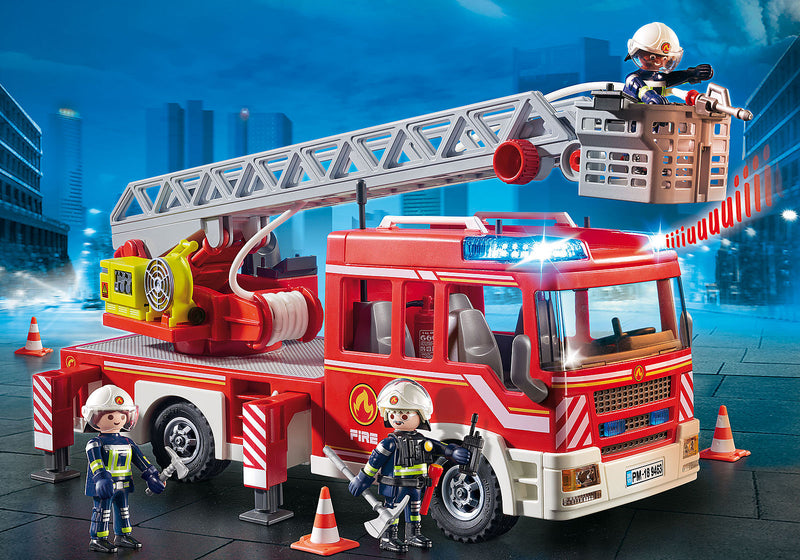 FIRE ENGINE WITH LADDER