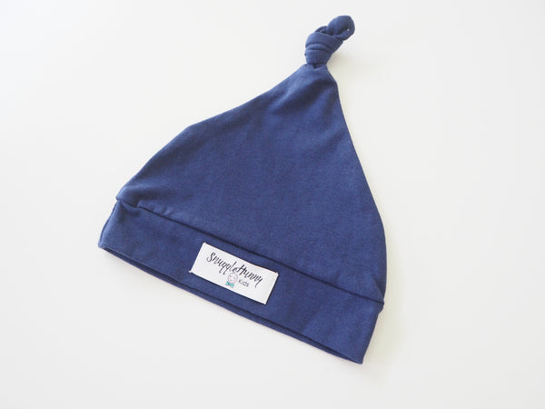 NAVY KNOTTED BEANIE