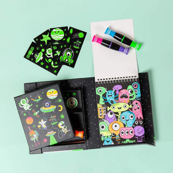 NEON COLOURING SET - Outer Space