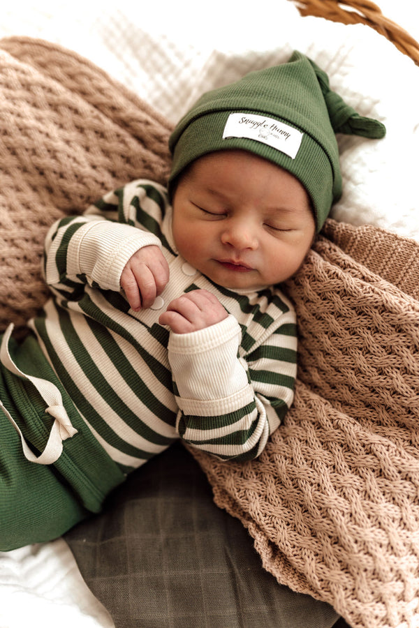 OLIVE KNOTTED BEANIE